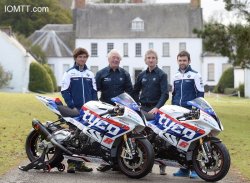 De gauche à droite : Guy Martin, Hector Neil, Philip Neil et William Dunlop