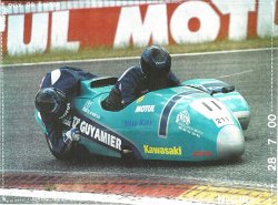 2000, première photo historique