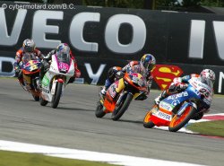 La bataille a été rude entre Vinales, Kent, Cortese et Luis Salom en moto3 ! 