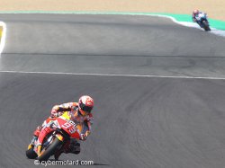 Au cap de la mi-course Marc Marquez a creusé un trou de plus de 3 secondes d'avance !