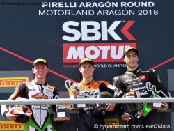 Koen Meufels, au centre offre la 1ère victoire à KTM en Espagne