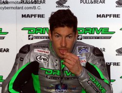 Nicky Hayden peut toujours tirer la langue, il aura du mal à entrer dans le Top Ten à Jerez !