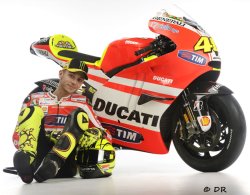Rossi l'a affirmé lui même, son épaule le fait toujours souffrir !
