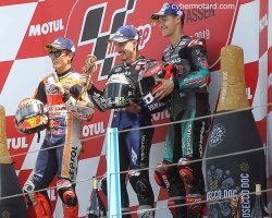 Premier podium de Vinales avec sa Yamaha officielle