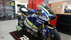 Cedric tangre a pris livraison de sa moto2 le 27 février chez Tech 3.