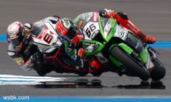En Thaîlande Jonathan Rea, avec sa Kawasaki, a dominé l'Aprilia de Leon Haslam