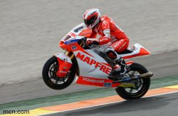 Même si Nicolas Terol remporte la finale du Moto2 à Valencia, tous les regards des supporters français sont tournés vers Yohann Zarco qui a terminé 3e sur le podium !
