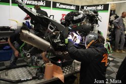 21h50 : On soude la Kawasaki N°17 du TTS Excent