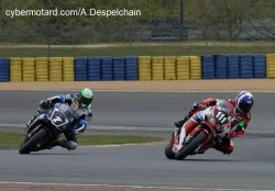 Le Yart et la Honda N°111 dans un mouchoir de poche