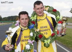 <A name="hegarty96">Hegarty et Neave des quasi-débutants au Tourist Trophy</A>