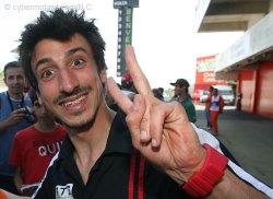 Louis Rossi a définitivement conquis le public français en remportant le Moto3 lors du GP du Mans 2012 !