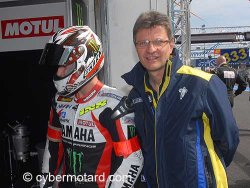 Philippe Mussati aux côtés de La Yamaha Austria